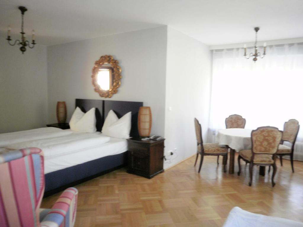 Stadtvilla Auerhahn Vöcklabruck Quarto foto